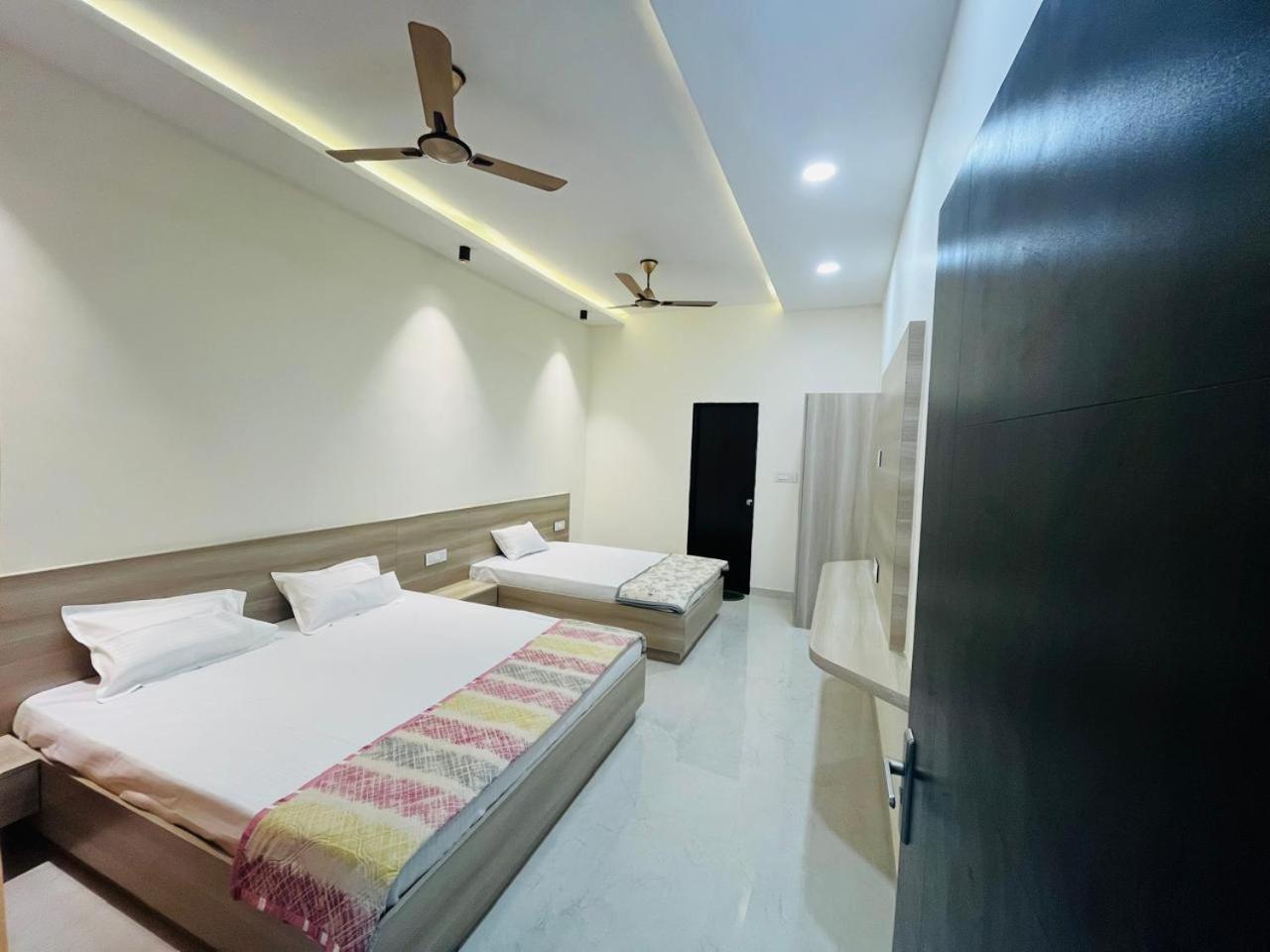 Log Inn Banaras バラナシ エクステリア 写真