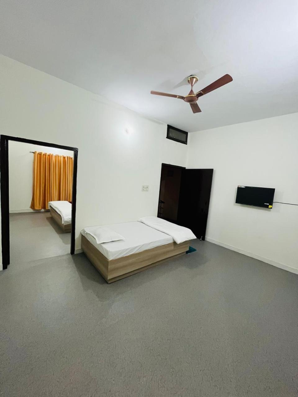 Log Inn Banaras バラナシ エクステリア 写真