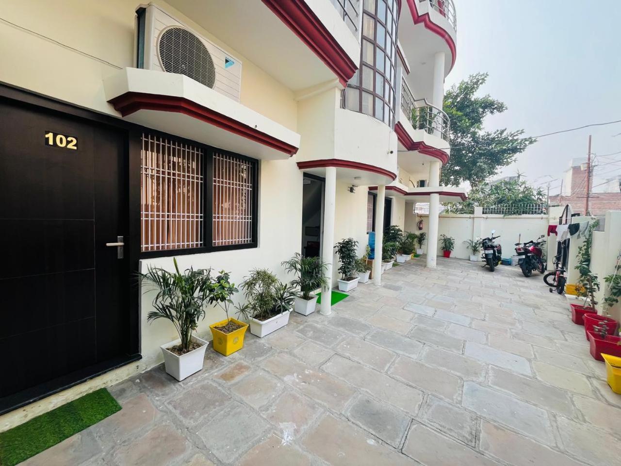 Log Inn Banaras バラナシ エクステリア 写真
